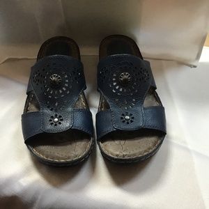 Montana artisan crafted leather southwestern style sandals. Size 7. New.